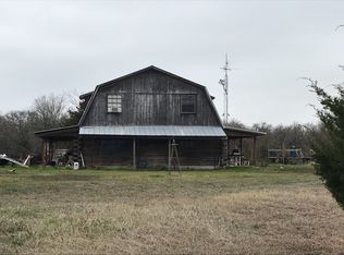 656 Moravec Ln, West, TX 76691