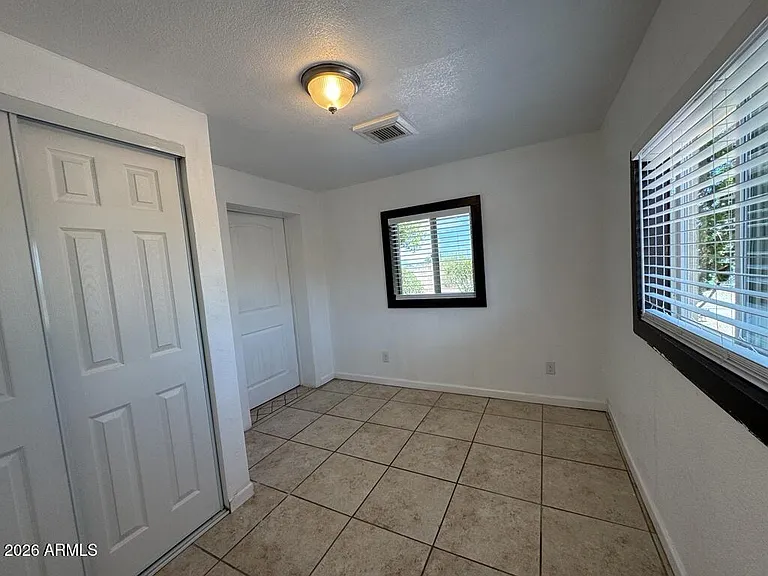 4818 S Santa Elena Ave — Photo 16