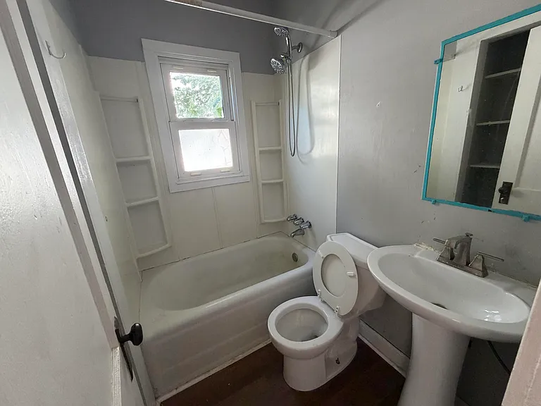 135 Clyde St — Photo 6