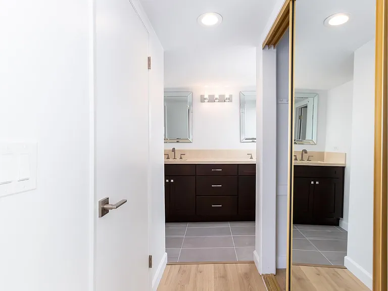 1738 S Bentley Ave #302 — Photo 37