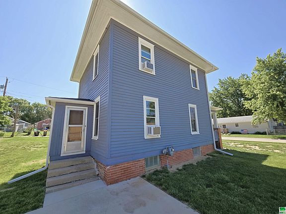 5th image of 4807 Bushnell Ave