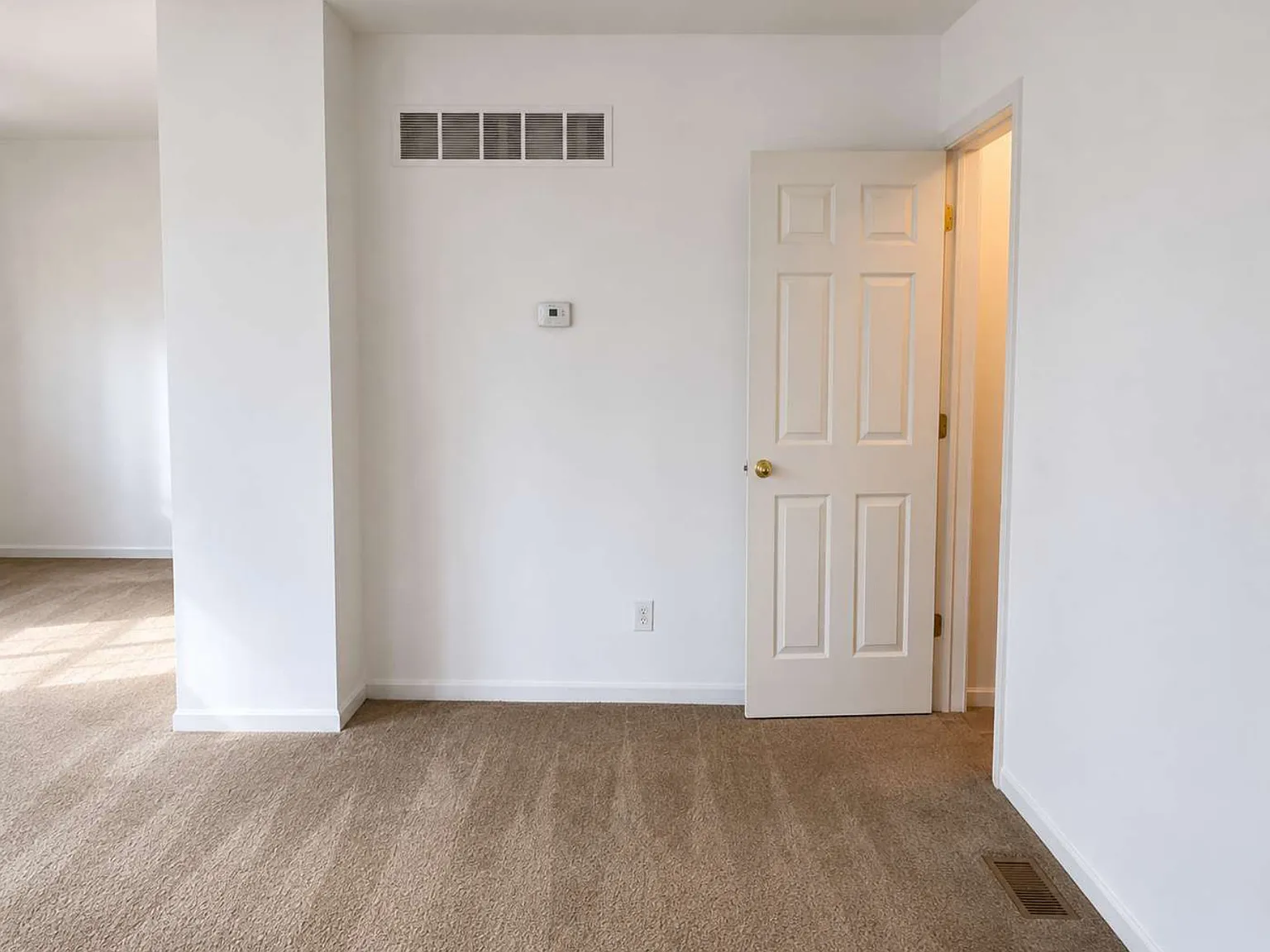 2 bed, 1.5 bath, 1012 sqft, $1,750 — Photo 3