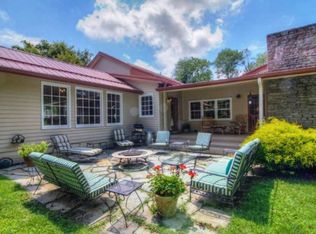 60 E Chestnut Ln, Newland, NC 28657