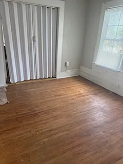 201 S Elm St SW — Photo 6