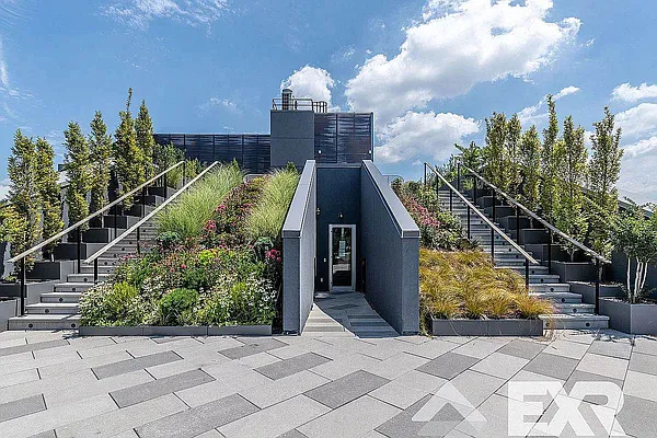 Rented by The KCI Group | media 18