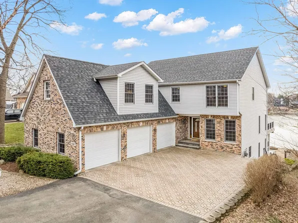 1156 Lady Bird Dr, Somonauk, IL 60552