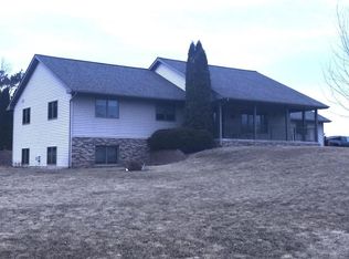 N13573 Buckskin Rd, Trempealeau, WI 54661