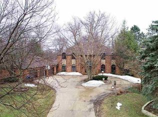 559 Woodland Dr, Clinton, IA 52732