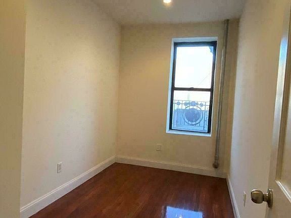 4th image of 568 Pacific St