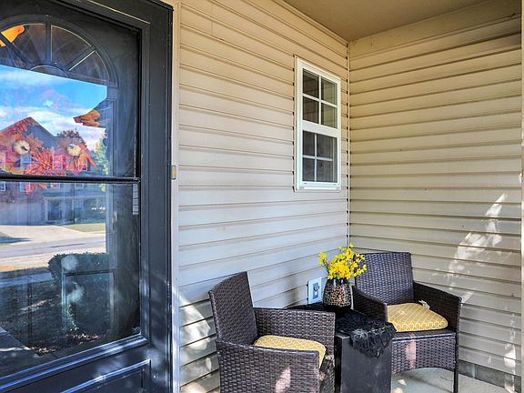 3rd image of 6748 Donington Cir