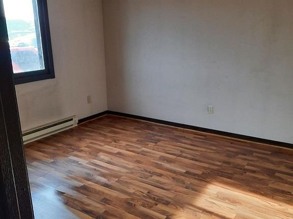 4th image of 144 E Kentucky St #9