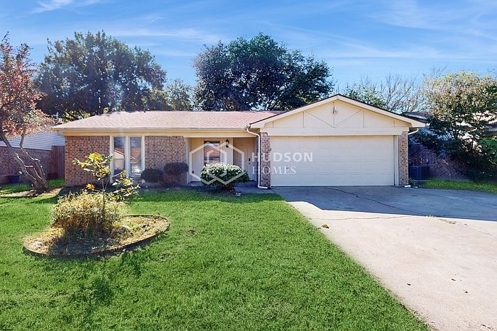 1st image of 441 NW Charlyne Dr