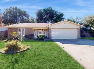 441 NW Charlyne Dr, Burleson, TX 76028