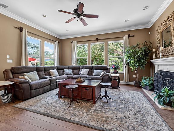 4th image of 3350 Greenview Dr