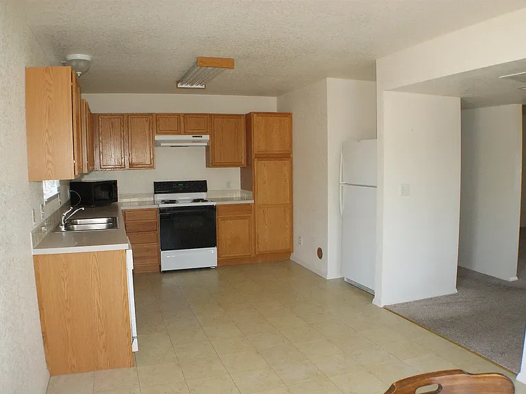 1501 Boswell Ct — Photo 2