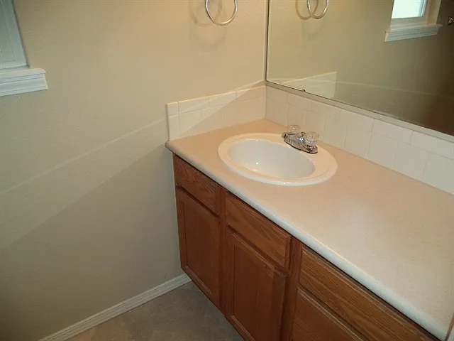 1330 N Andrew Dr — Photo 8