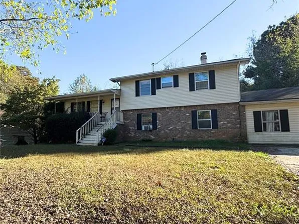 1535 Lake Jodeco Rd, Jonesboro, GA 30236