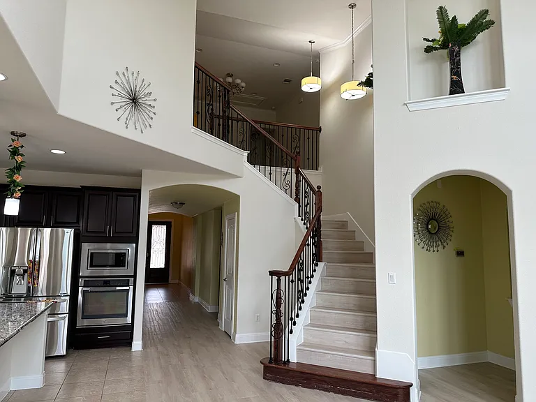 4237 Privacy Hedge St — Photo 7