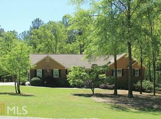332 Wildflower Dr, Social Circle, GA 30025