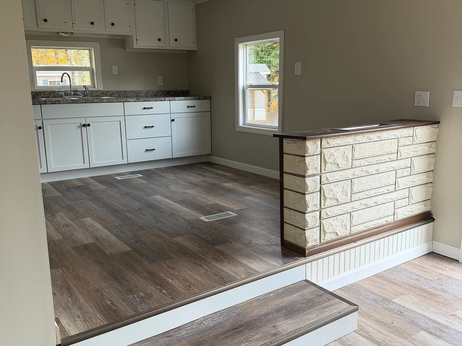 18 Brook Way — Photo 3