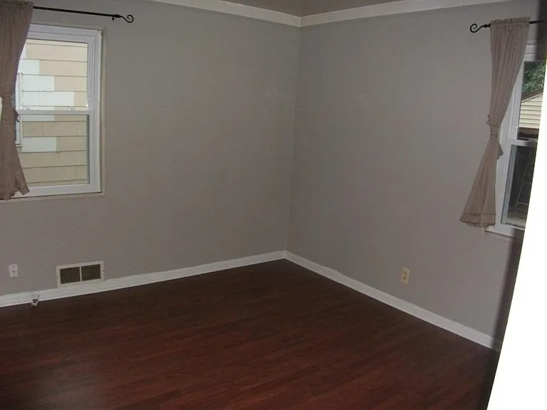 3036 Greenfield Rd — Photo 5