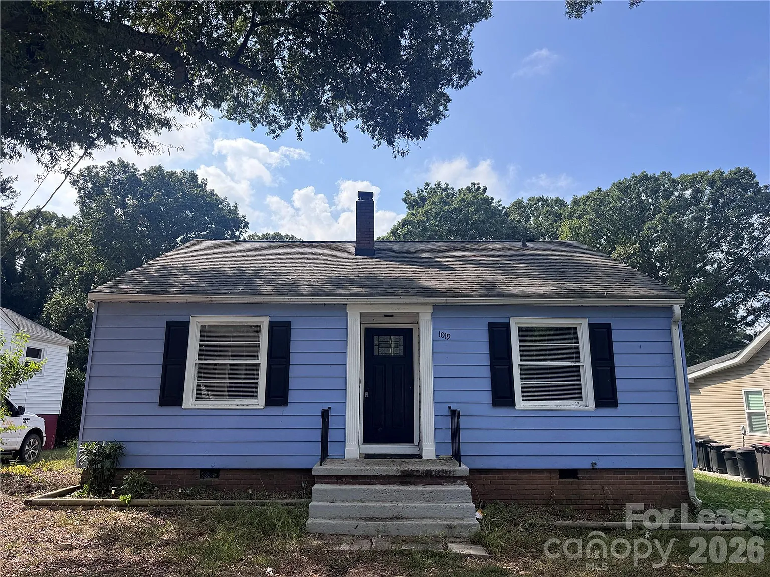 3 bed, 2.0 bath, 1232 sqft, $1,525 — Photo 1
