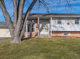 417 Katy Ln, Englewood, OH