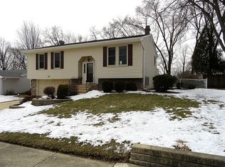 809 S 12th Ave, Saint Charles, IL