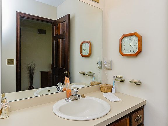 Call 314-550-1801 to view! 
