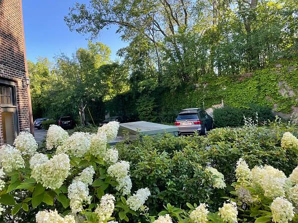 458 Winnetka Rd — Photo 2
