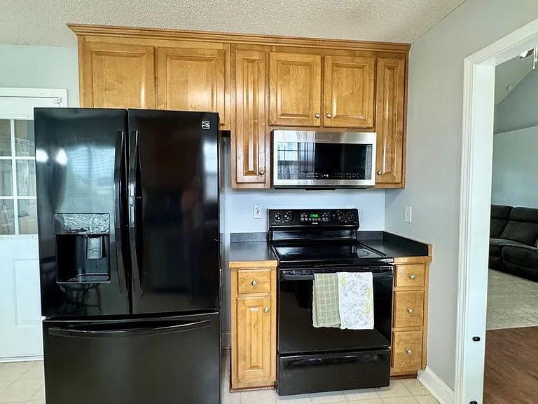 508 Covington Cv — Photo 12