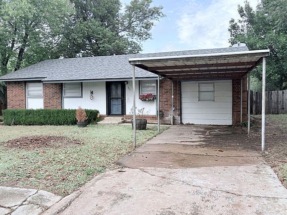 2nd image of 711 Meadowlake Dr