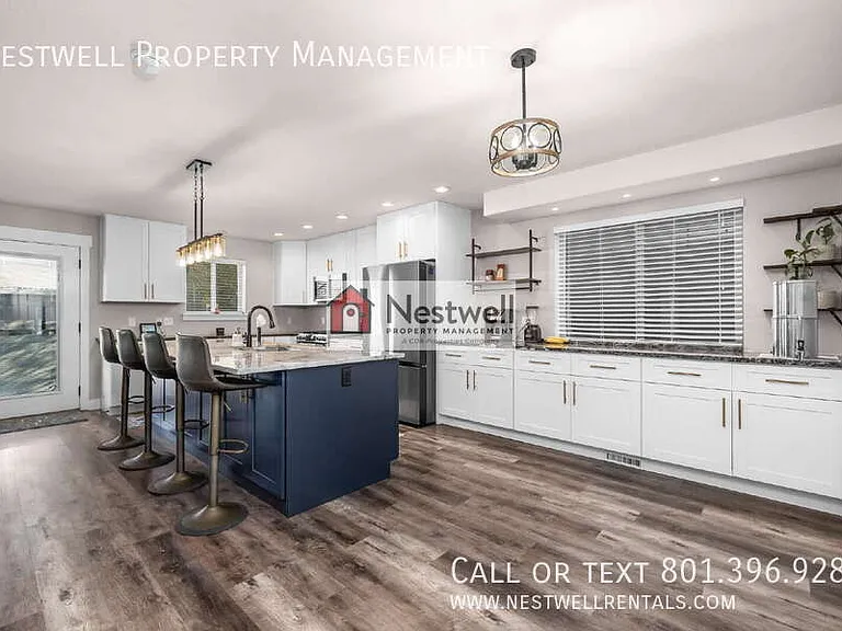 35 E Water Ln — Photo 4