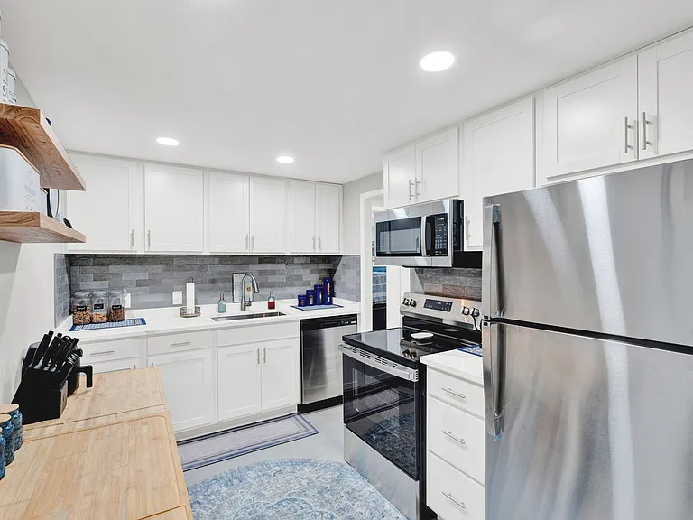 Heathmore Villas Apartments — Photo 35