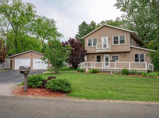 W10898 Tipperary Rd, Poynette, WI 53955