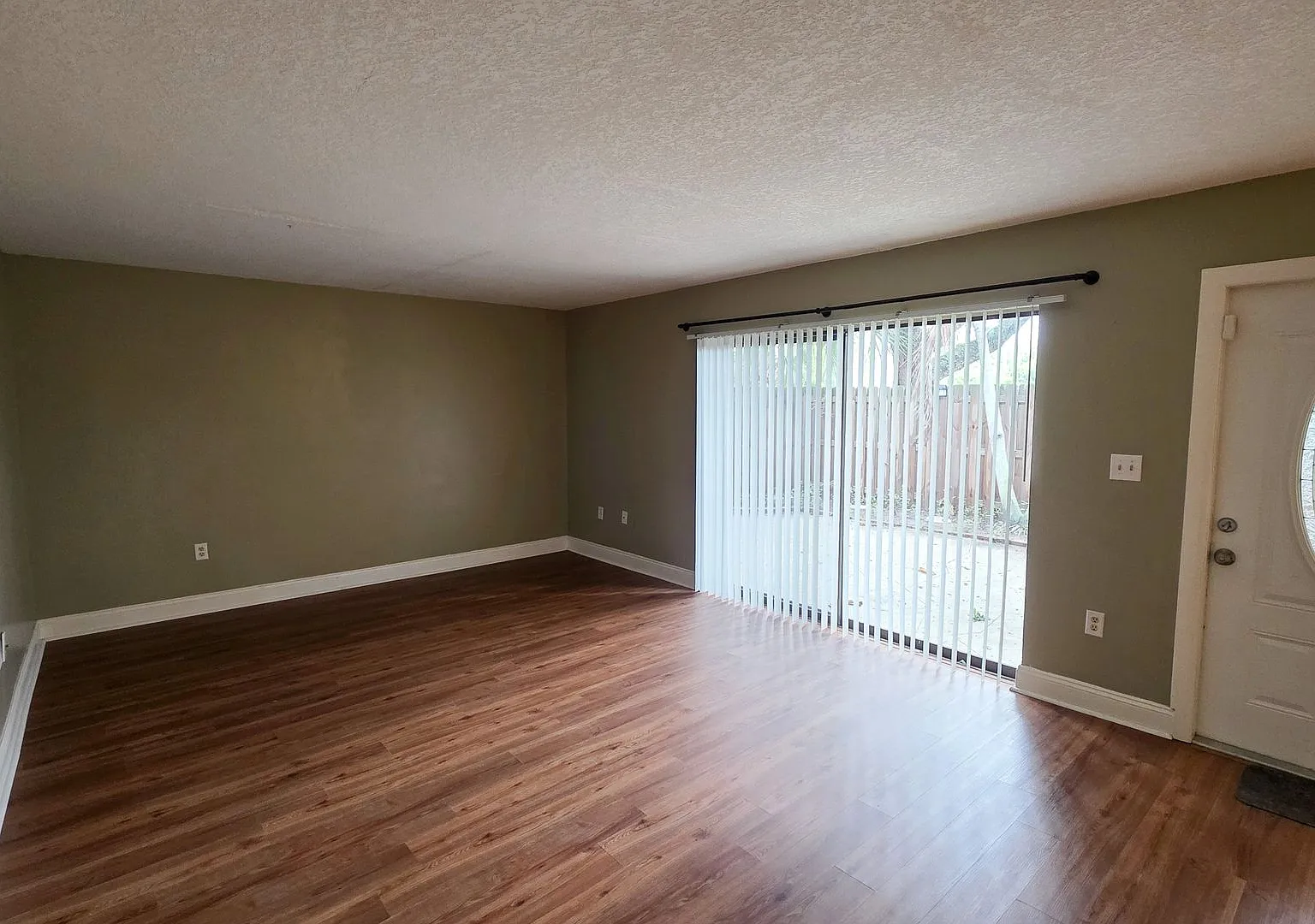 Tropic Villas North 2 bedroom 2 1/2 bath condo — Photo 4