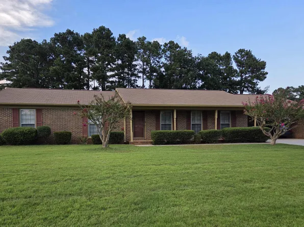 912 Sedgefield Dr, Sylacauga, AL 35150