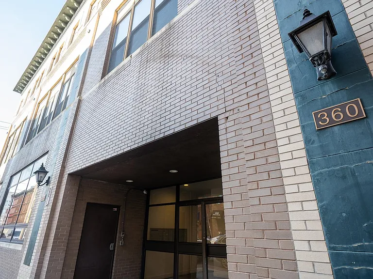 360 1st St #3 — Photo 26