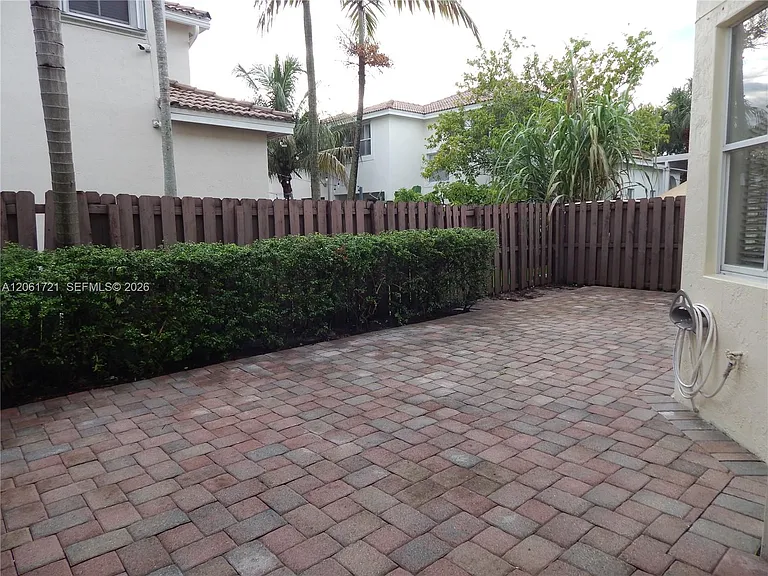 320 SW 87th Ct — Photo 27