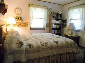Cheerful guest bedroom