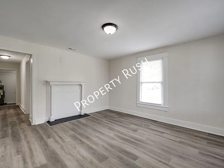 3818 Chandler Ave — Photo 7