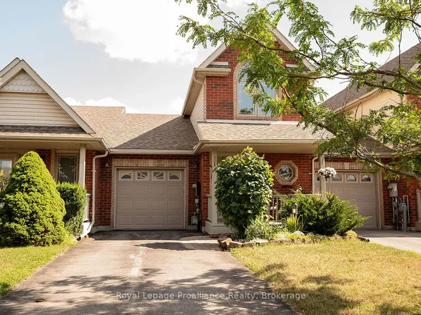 31 Hawthorn St, Belleville, ON K8P 5M6