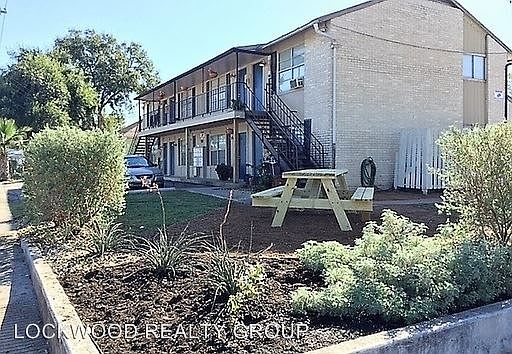 2nd image of 200 E Courtland Pl APT 08