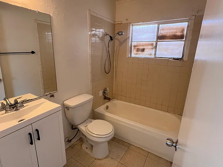2617 S Norton Vis — Photo 6