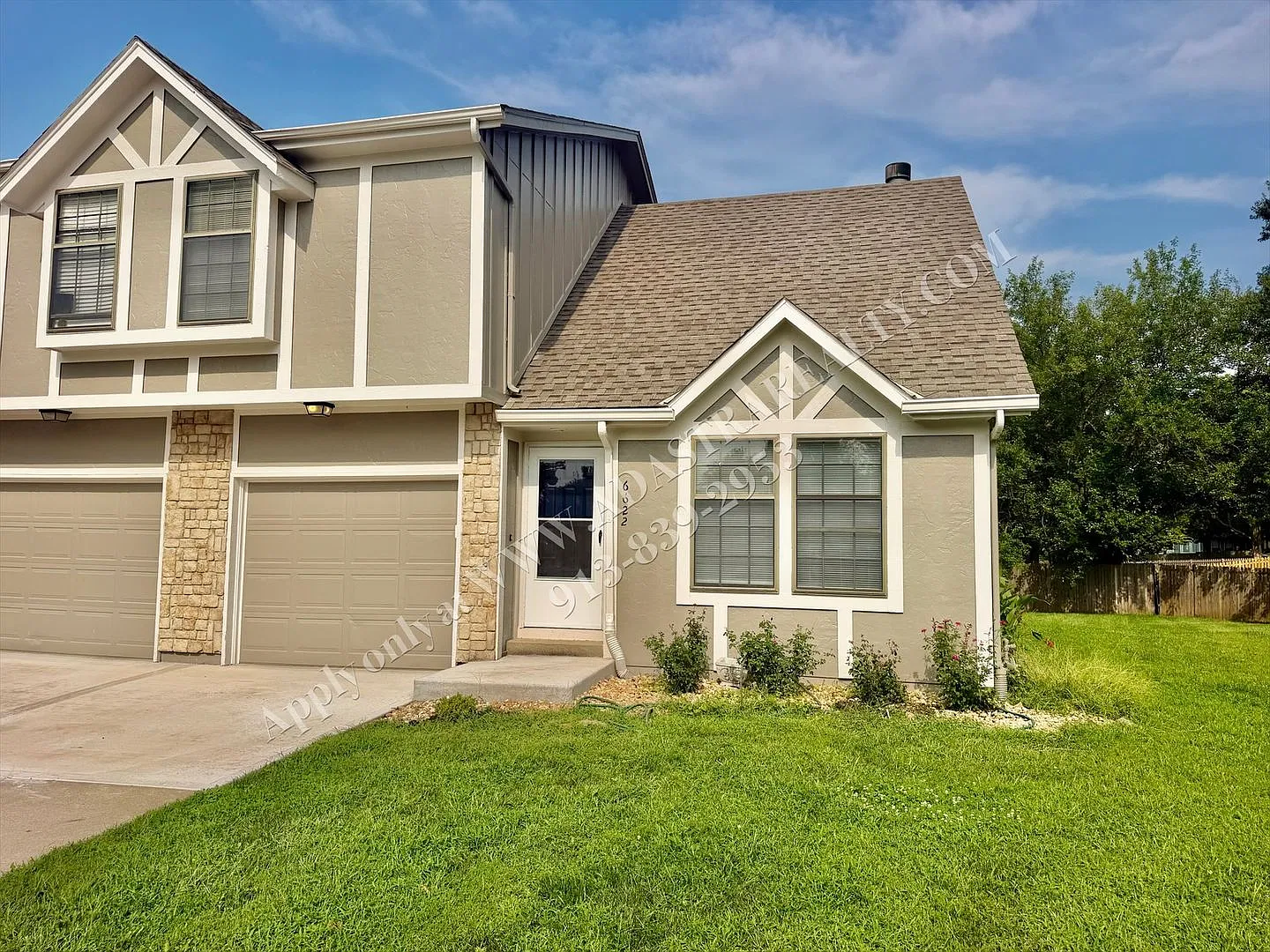 Affordable Duplex in Blue Valley School District-Available NOW!! — Photo 1