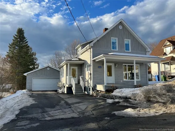120 34th Ave, Edmundston, NB E3V 2T6