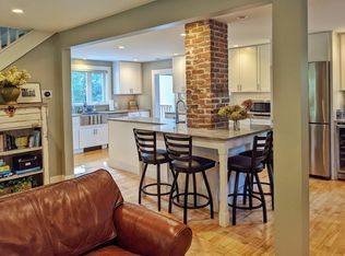 98 Old Post Rd, Kittery, ME 03904