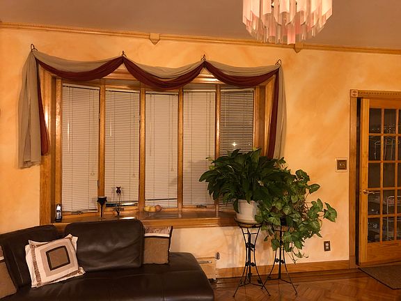 Living room Bay window