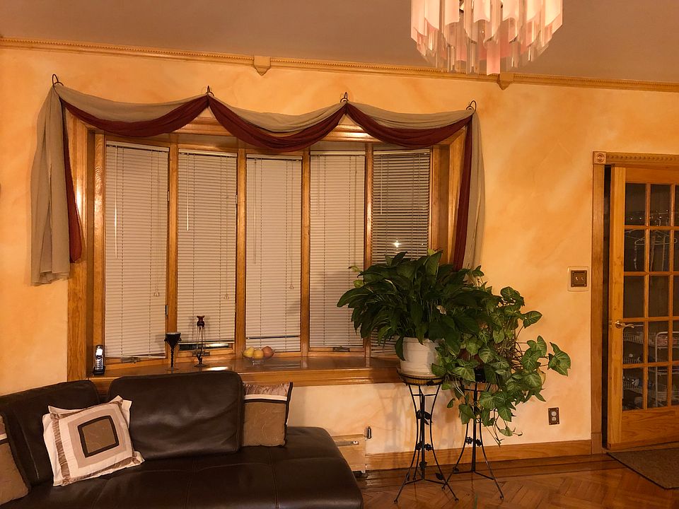 Living room Bay window