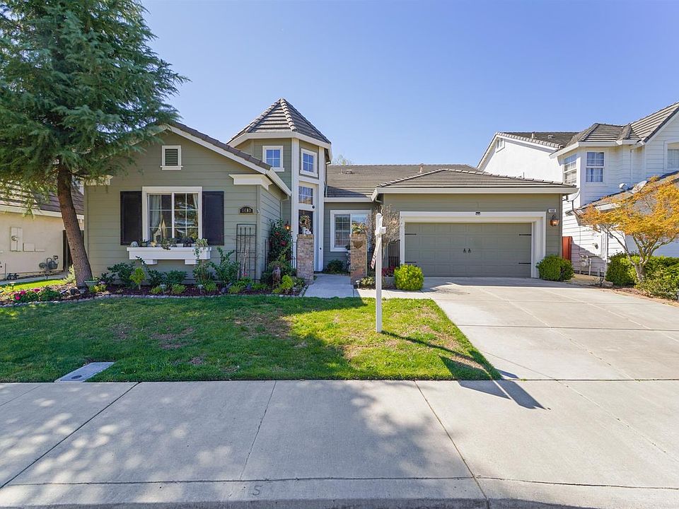 2nd image of 1480 Eastlake Cir